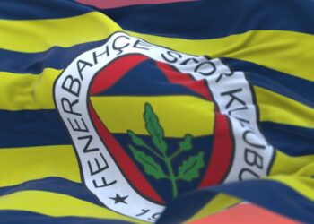 Fener’den Cimbom’a çağrı: Hakem kararlarını canlı yayında tartışalım