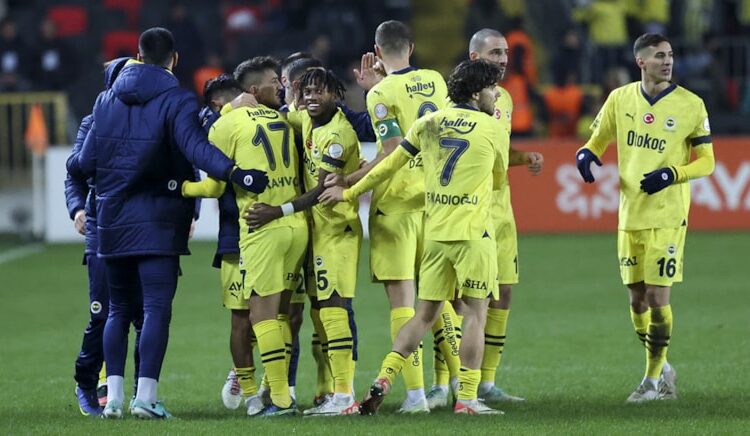 Fener Antep’i tek geçti, maç fazlasıyla puan farkını 5’e çıkardı