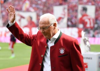 Almanların futbol efsanesi Franz Beckenbauer hayatını kaybetti
