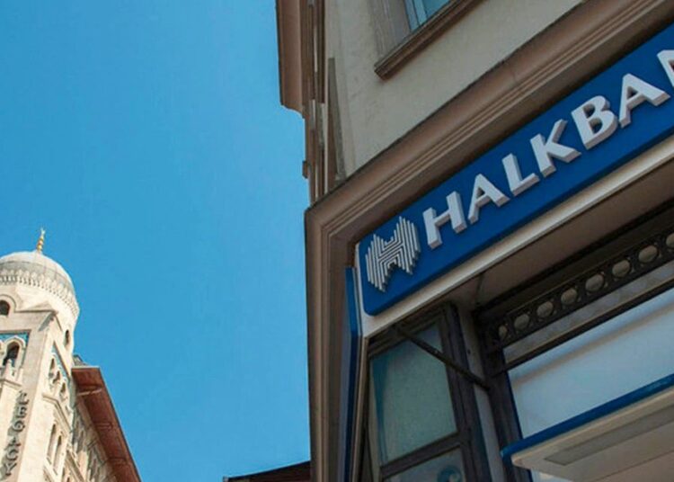 ABD’de Halkbank’a açılan davalardan biri düştü, ikisi sürüyor 1 ABD’de Halkbank’a açılan davalardan biri düştü, ikisi sürüyor
