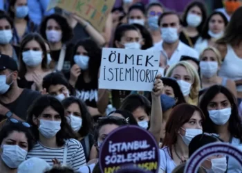 Türkiye'de 2023'te en az 424 kadın öldürüldü 3 Türkiye’de 2023’te en az 424 kadın öldürüldü