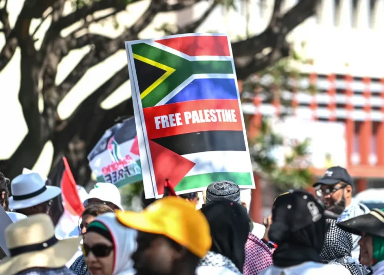 İsrail, aleyhinde soykırım davası açan Güney Afrika’ya uçuşları askıya aldı