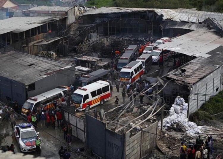 Tayland'da havai fişek fabrikasında patlama: 20 ölü 1 Tayland’da havai fişek fabrikasında patlama: 20 ölü