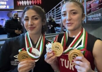 Cansu Bektaş ve Gamze Altun, halterde altın madalya kazandı
