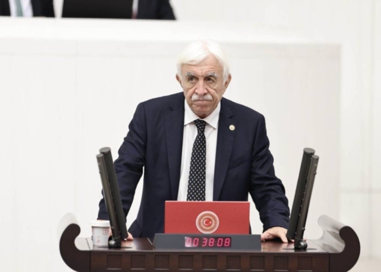 Cengiz Çandar: 8. Yargı Paketi denilen ucubeyi geri çekin! 1 Cengiz Çandar: 8. Yargı Paketi denilen ucubeyi geri çekin!