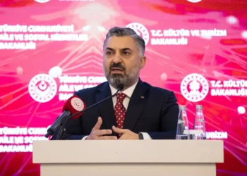 RTÜK’ün başındaki isim açıkladı: Eşimle, kızımla dizi izleyemiyorum