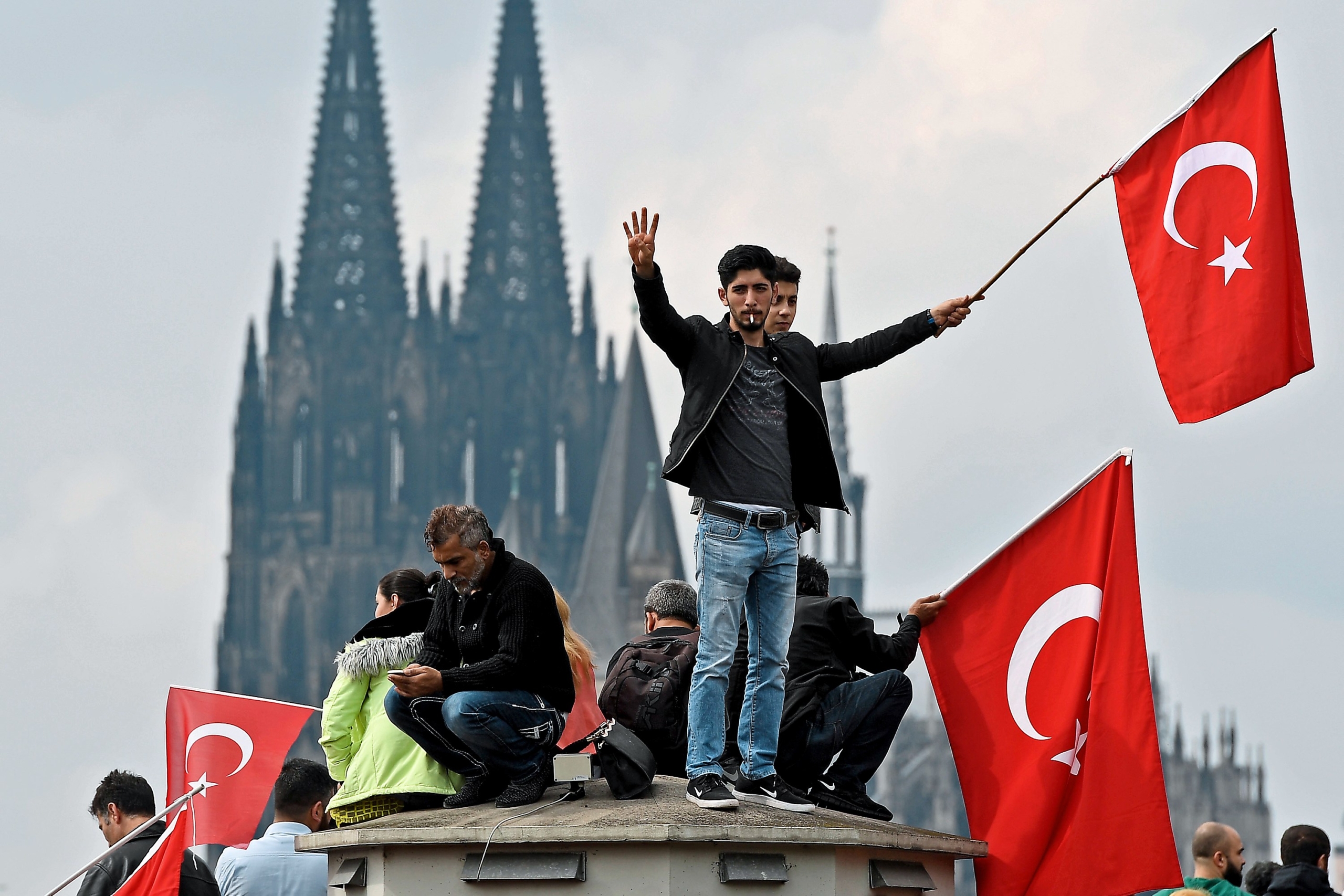 Türklerin Almanya’ya iltica başvurularındaki artış için soru önergesi