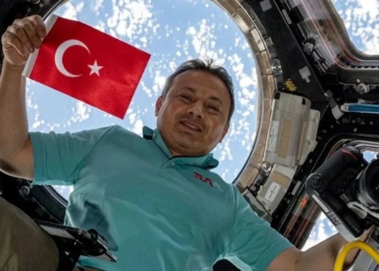 Alper Gezeravcı bugün saat 17.05’te Dünya’ya dönüyor