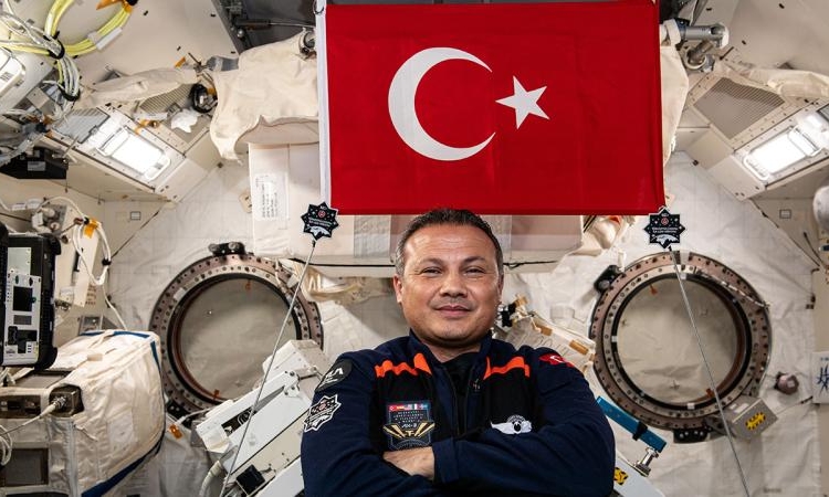 İlk Türk astronot Alper Gezeravcı uzaydan rekorlarla geri dönüyor