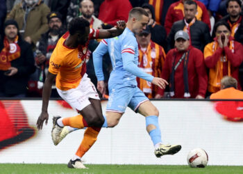 Antalyaspor cephesi hakeme tepkili: Penaltı yok, gol de ofsayt 10 Antalyaspor cephesi hakeme tepkili: Penaltı yok, gol de ofsayt