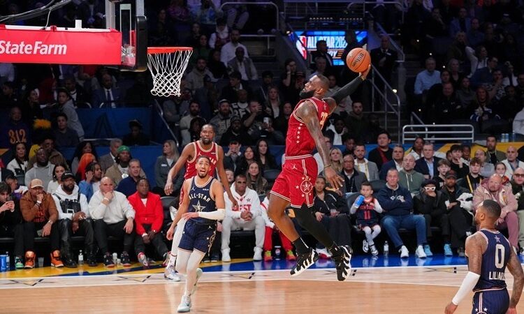 NBA All-Star'da Doğu-Batı konferansları karşılaştı, 211-186’yla sayı rekoru kırıldı! 1 NBA All-Star’da Doğu-Batı konferansları karşılaştı, 211-186’yla sayı rekoru kırıldı!