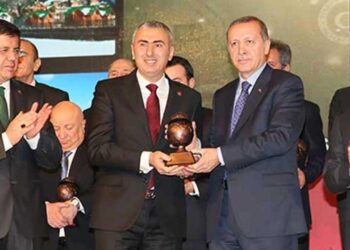 Bayburt Grubu patronuna dolandırıcılıktan hapis cezası