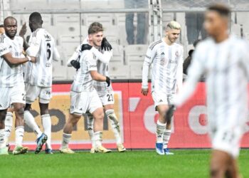Beşiktaş, ikinci yarı açıldı, Konya engelini aştı