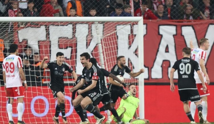 Beşiktaş geriden gelip maçı çevirmesini bildi