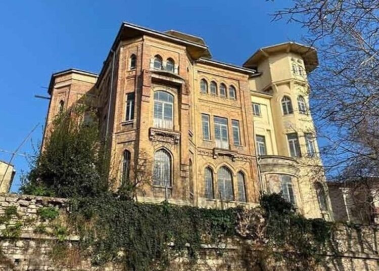 İstanbul'un tarihi sembolü Bulgur Palas restore edildi 1 İstanbul’un tarihi sembolü Bulgur Palas restore edildi