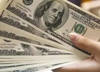 Dolar rekor tazeledi, altın fiyatları yükselişe geçti