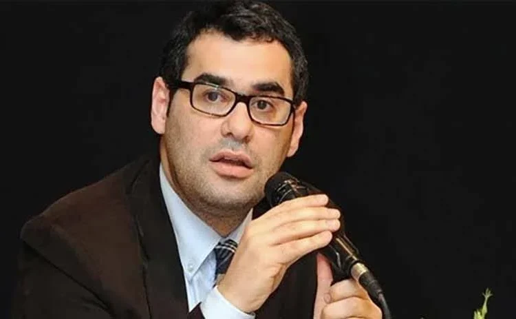 Gazeteci Enver Aysever gözaltına alındı 1 Gazeteci Enver Aysever gözaltına alındı