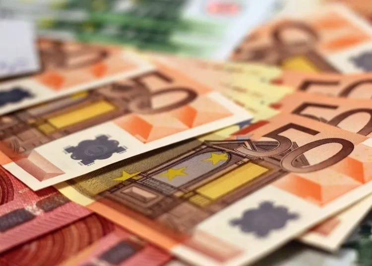 AB, euro cinsi para transferlerini hızlandırıyor 1 AB, euro cinsi para transferlerini hızlandırıyor