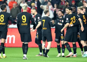 Galatasaray hata yapmadı, Samsun deplasmanından lider döndü