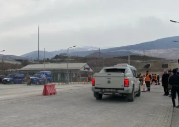 Haluk Levent duyurdu: Bir işçi göçük altından kendi imkanlarıyla çıktı