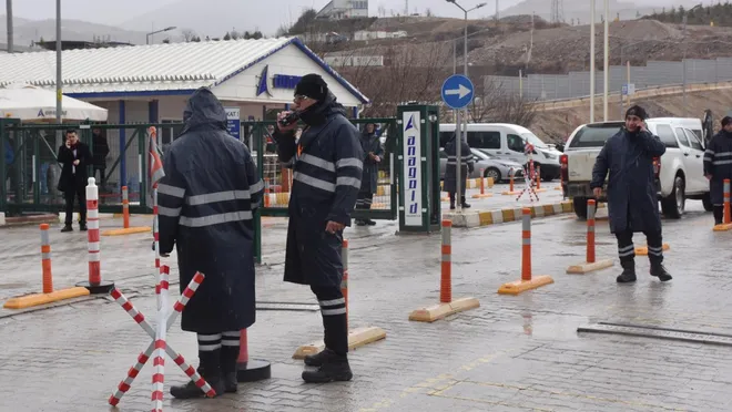 İliç'te göçük altında kalan 6 işçinin isimleri belli oldu 1 İliç’te göçük altında kalan 6 işçinin isimleri belli oldu