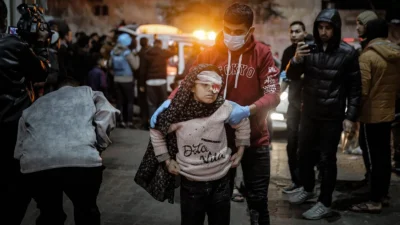 Tüm uyarılara rağmen İsrail Refah'ı vurdu! 100'den fazla ölü var