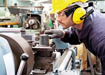 Patronlar mühendis değil işçi istiyor