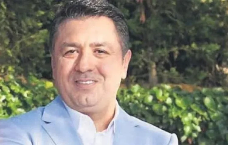 Ayla ve Müslüm'ün yapımcısı Mustafa Uslu: 'Ailemle Türkiye'yi terk ediyorum' 1 Ayla ve Müslüm’ün yapımcısı Mustafa Uslu: ‘Ailemle Türkiye’yi terk ediyorum’