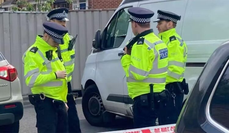 Londra'da kimyasal saldırı: Çok sayıda yaralı var 1 Londra’da kimyasal saldırı: Çok sayıda yaralı var