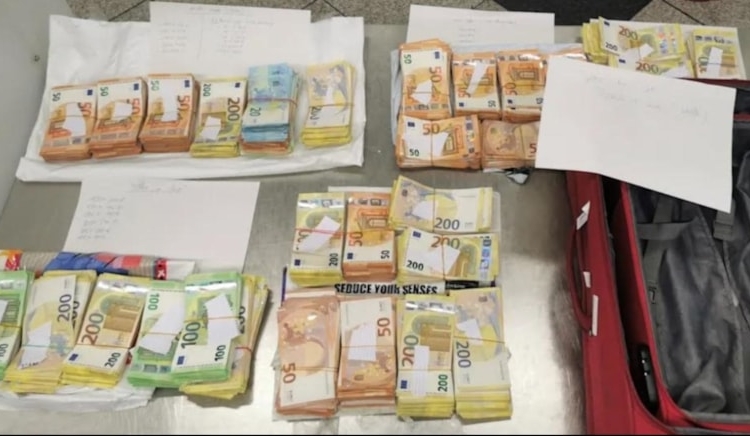 THY uçağından, içinde 1,4 milyon euro olan bavul çıktı