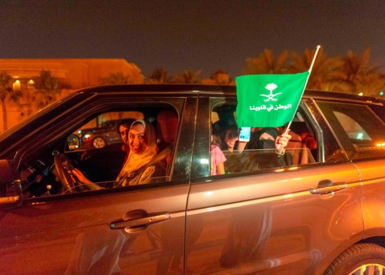 Suudi Arabistan'da kadınlara araba kullanma izni verilmesi otomobil satışlarını patlattı 1 Suudi Arabistan’da kadınlara araba kullanma izni verilmesi otomobil satışlarını patlattı