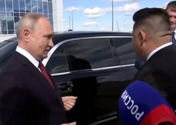 Putin, Kuzey Kore lideri Kim’e limuzin hediye etti 