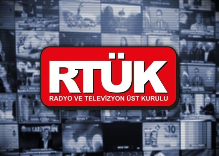 RTÜK'ten müzik yayıncılarına 'çıplaklık' ve 'argo' uyarısı 1 RTÜK’ten reklam süreleriyle ilgili “sıkı denetim” kararı