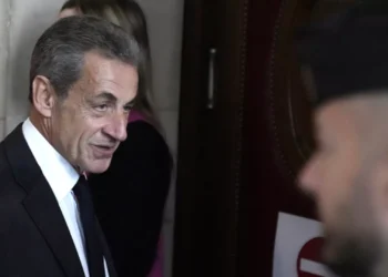 Paris istinaf mahkemesi, Sarkozy için altı ayı ertelemeli 1 yıl hapis cezası verdi
