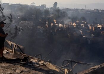 Şili’de durum ağırlaşıyor! 64 ölü, 1400 ev yandı