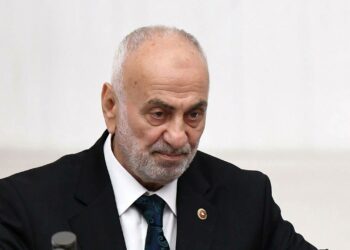 Yeniden Refah'tan, istifa eden Suat Pamukçu'ya: Vekillikten de istifa et 9 Yeniden Refah’tan, istifa eden Suat Pamukçu’ya: Vekillikten de istifa et