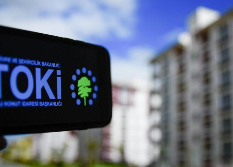 TOKİ başvuru ücreti talep eden dolandırıcılara karşı uyardı 1 TOKİ mağdurları Murat Kurum’a seslendi: Verdiği sözleri tutsun, sabit taksit istiyoruz
