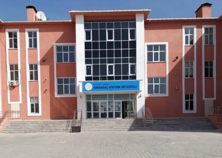 TÜGVA’nın yarışmasına öğrenci göndermeyen 4 öğretmen sürgün edildi 1 TÜGVA’nın yarışmasına öğrenci göndermeyen 4 öğretmen sürgün edildi