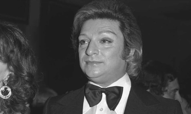 Yapım şirketinden "Zeki Müren filmi" açıklaması 1 Yapım şirketinden “Zeki Müren filmi” açıklaması
