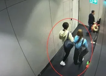 Ünlü yazar, lüks araçla kaza yapan 16 yaşındaki oğlunu yurt dışına kaçırdı
