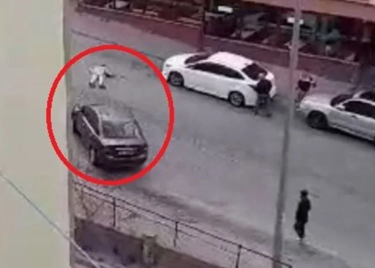 Eniştesini önce vurdu, ardından otomobille üzerinden geçti 1 Eniştesini önce vurdu, ardından otomobille üzerinden geçti