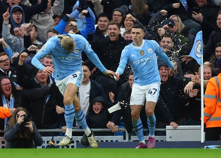 Manchester derbisinde gülen taraf City oldu, şampiyonluk yarışından kopmadı 1 Manchester derbisinde gülen taraf City oldu, şampiyonluk yarışından kopmadı