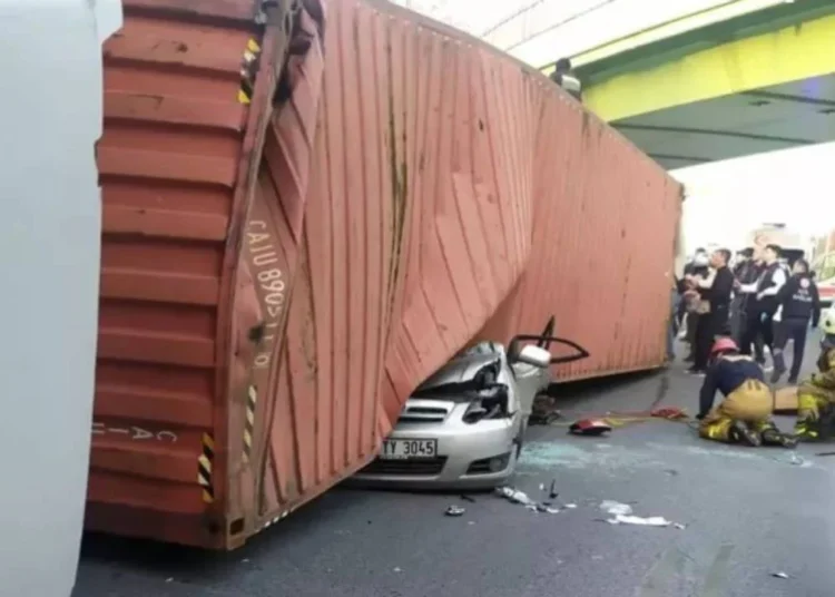 Sabıkalı geçitte bir aile yok oldu: Tek sorumlu TIR şoförü değil 1 Sabıkalı geçitte bir aile yok oldu: Tek sorumlu TIR şoförü değil