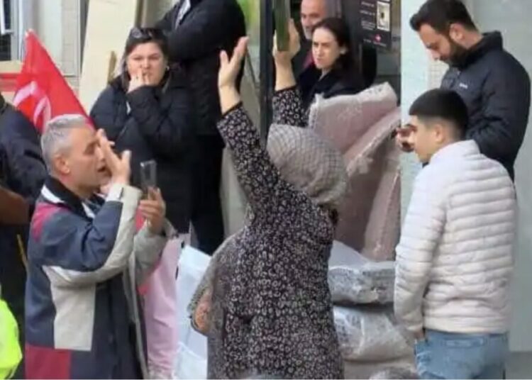 İmamoğlu’nu Kur’an ile protesto etmek isteyen kişi ‘suç makinası’ çıktı