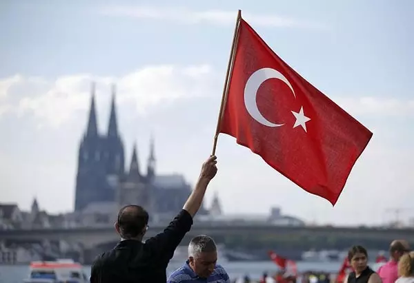 Akın akın Almanya! Türkler ilticada birinci 1 Akın akın Almanya! Türkler ilticada birinci