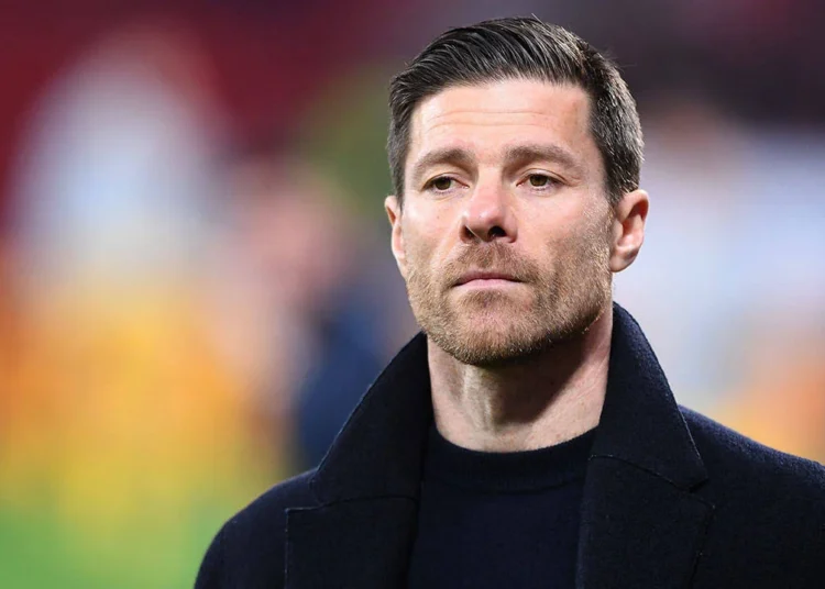 Bayern Münih'in onursal başkanı açıkladı: 3 büyük kulüp Xabi Alonso'nun peşinde 1 Bayern Münih’in onursal başkanı açıkladı: 3 büyük kulüp Xabi Alonso’nun peşinde