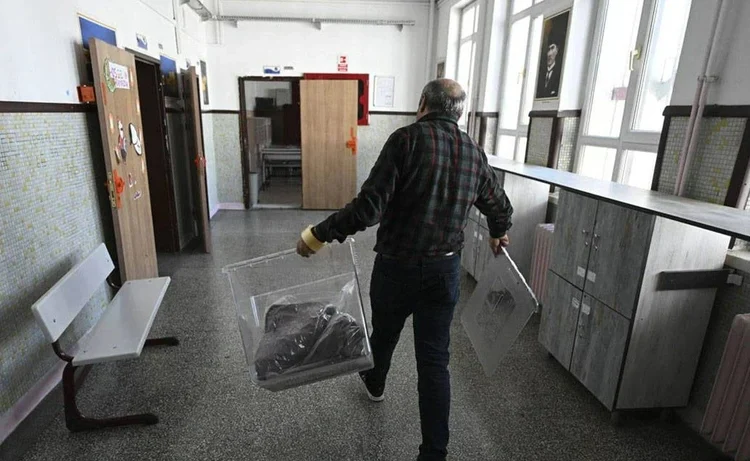 Bu okulda seçmen sayısı 359 ilçeden fazla 1 Bu okulda seçmen sayısı 359 ilçeden fazla