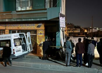 Bir kadın daha eş kurbanı! Tartıştığı eşini bıçaklayarak öldürdü