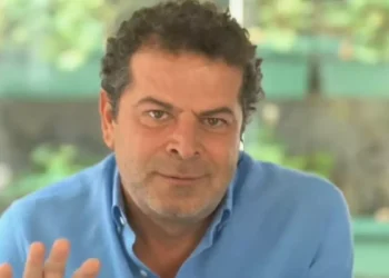 Cüneyt Özdemir, AK Parti’deki kan kaybını yorumladı: “Bakanlar Kurulu’nda bile değişiklik olabilir”
