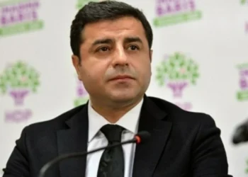 Avukatları duyurdu: Selahattin Demirtaş’a cezaevinde “onur kırıcı” dayatma